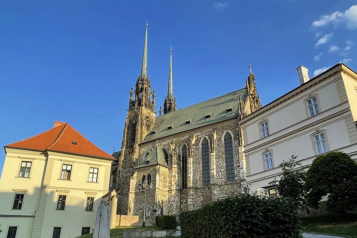 Best Petrov Cathedral Sunset Viewpoints in Brno 2026
