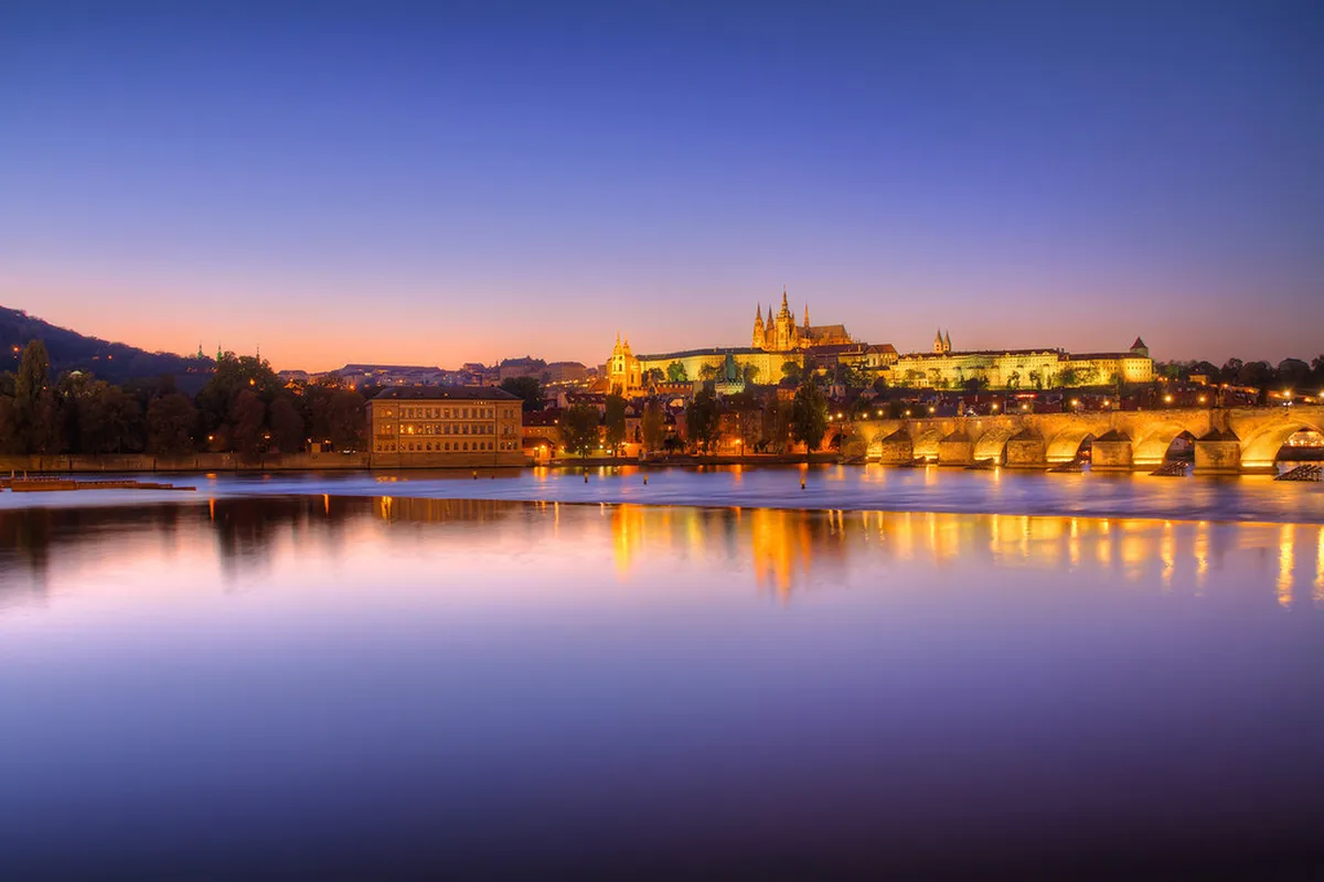 Charles Bridge Sunset Photography Spots: 2026 Guide