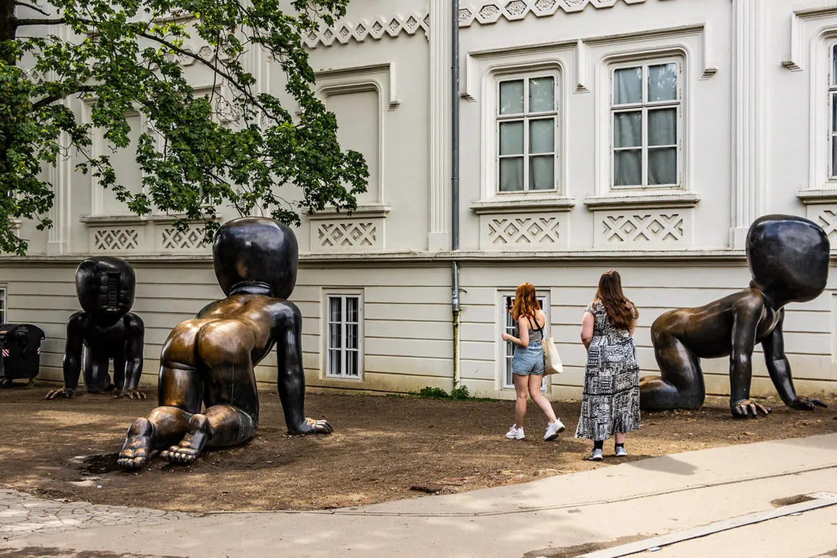 Ultimate David Cerny Sculptures Tour: 2-Day Prague Guide